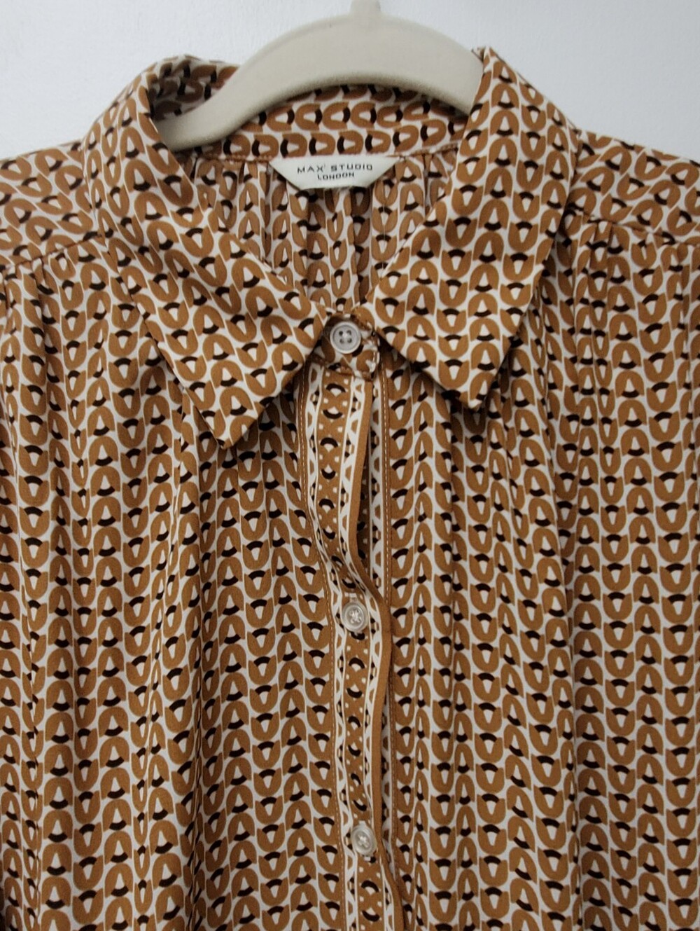 Max Studio London Mod Geometric Print Cap Cuff Sleeve Top Size Large - Picture 2 of 9